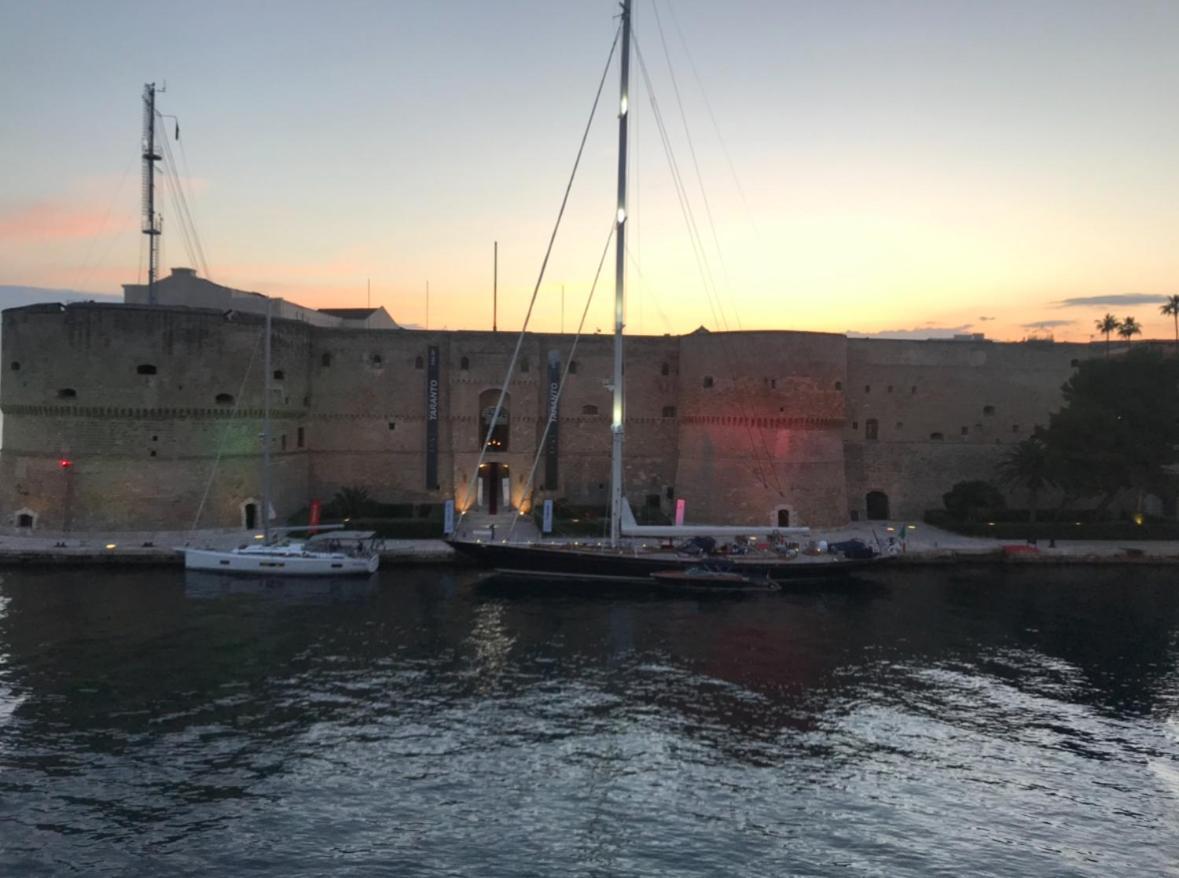 Appartamento Via Nitti Taranto Exterior photo
